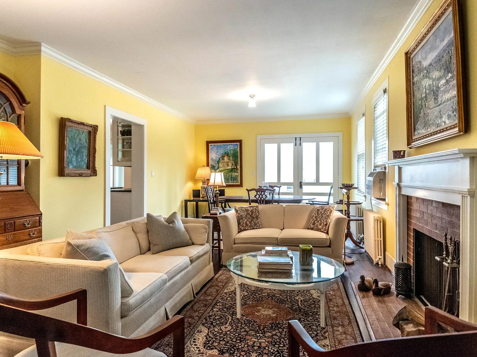 Southampton Village 3 Bedroom! — Photo 4