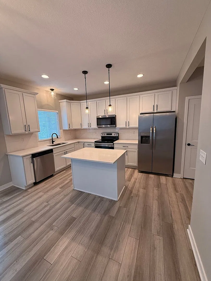 4 Bed / 2.5 Bath Home in Grimes — Photo 2