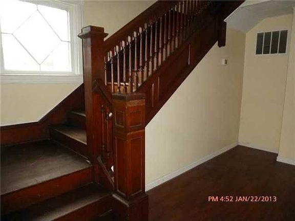 3rd image of 26020 72nd Ave NW