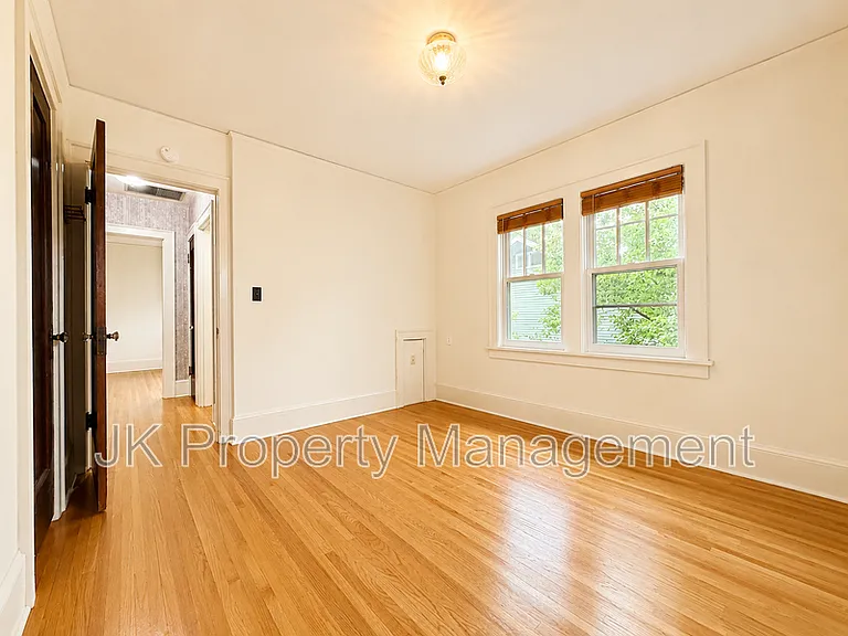 2217 1st Ave S — Photo 12