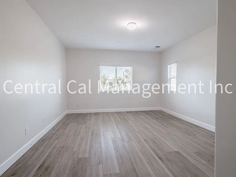 9029 Almond Creek Dr — Photo 18