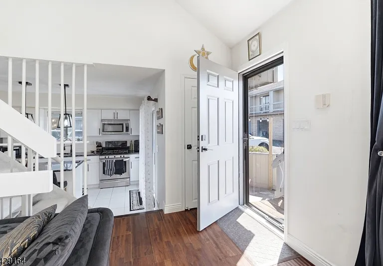 9 Talbot St — Photo 2