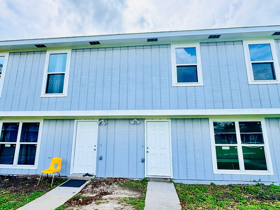 1st image of 7 Pine Ln