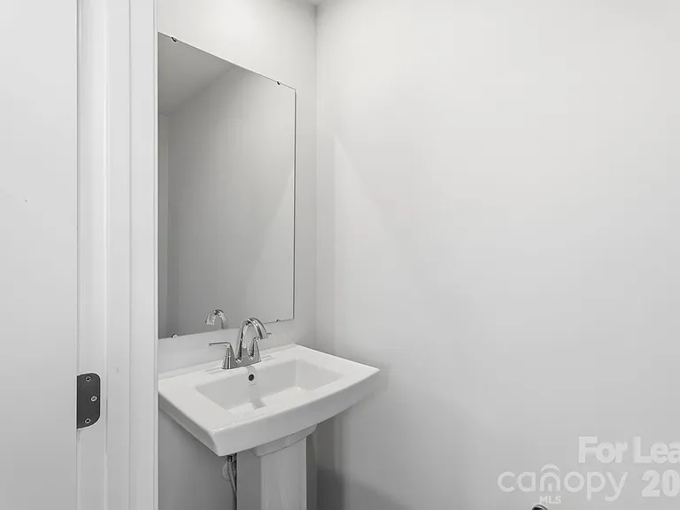 7024 Capstan Ter — Photo 12