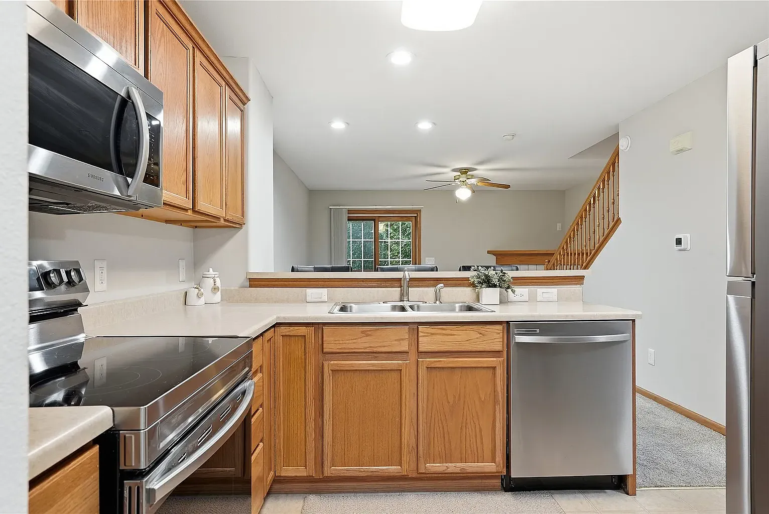 3 bed, 1349 sqft, $1,850 — Photo 3