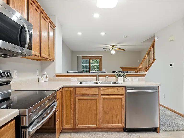 660 Magnolia Ln #2 — Photo 3
