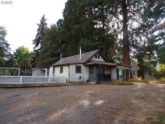 2nd image of 3638 SE Olsen St