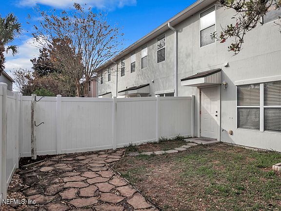 3rd image of 616 SOUTHBRANCH Drive