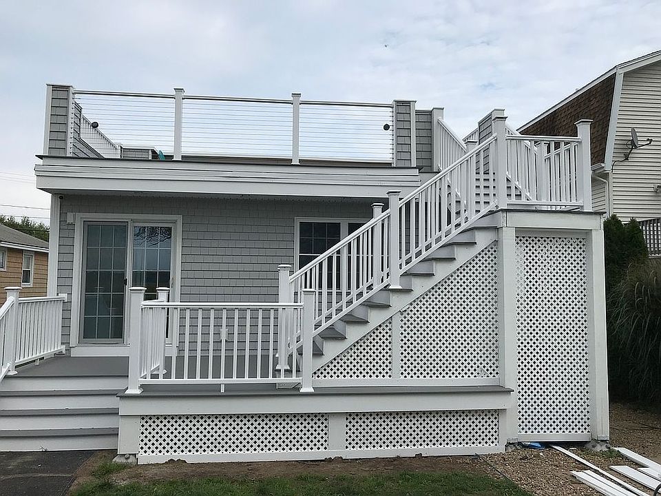 2nd image of 122 Cable Ave