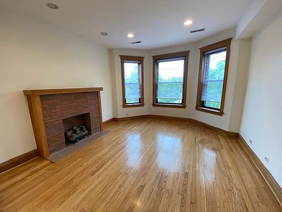 3rd image of 2701 N Saint Louis Ave APT 1