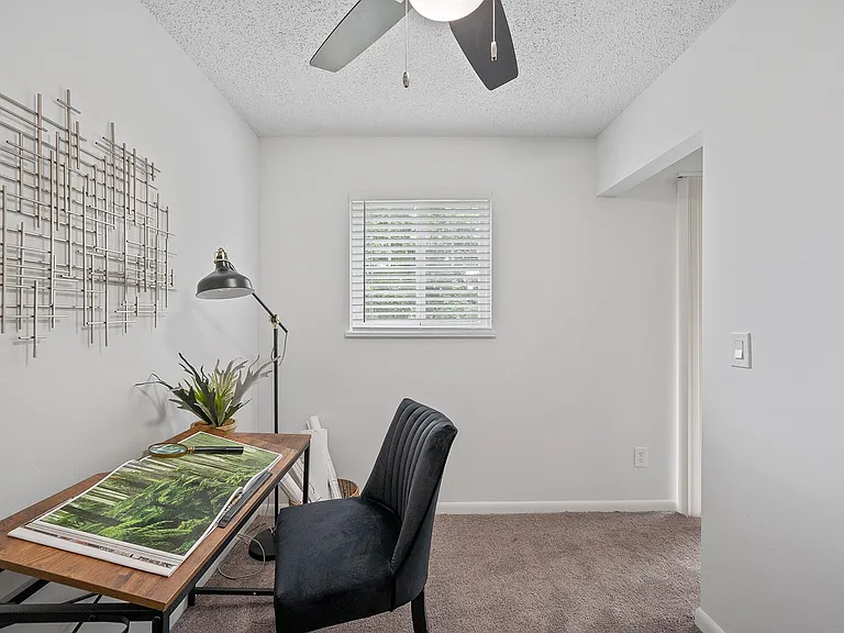 Timber Glen Apartments — Photo 93
