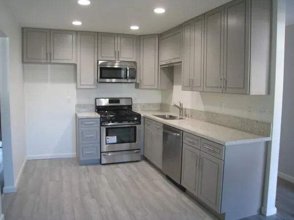 7671 Volga Dr APT 2, Huntington Beach, CA 92647