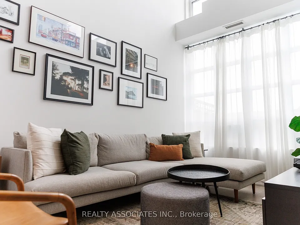6 Pirandello St #Townhouse 9