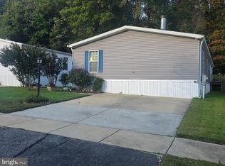 74 Edward Ln, Lothian, MD 20711
