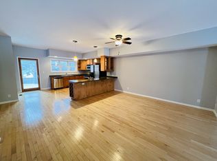 2014 Montreal Ave, Saint Paul, MN 55116