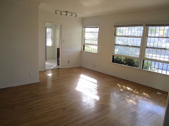 2nd image of 10460 Santa Monica Blvd APT 5