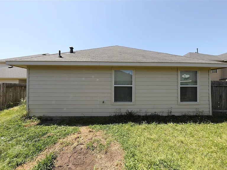 21430 Palma Grv — Photo 21
