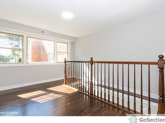 4th image of 6523 N Seeley Ave #1S