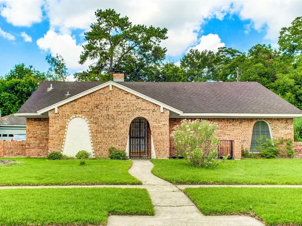 5419 Golf Dr, Houston, TX 77091