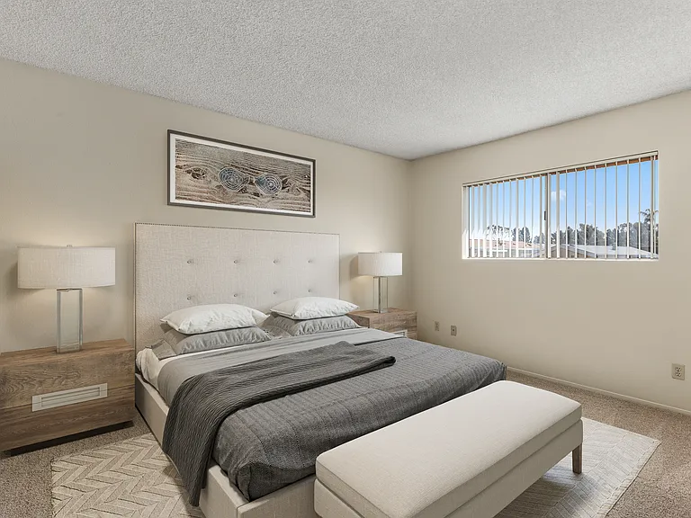 Alderwood / Naples Apartments — Photo 12