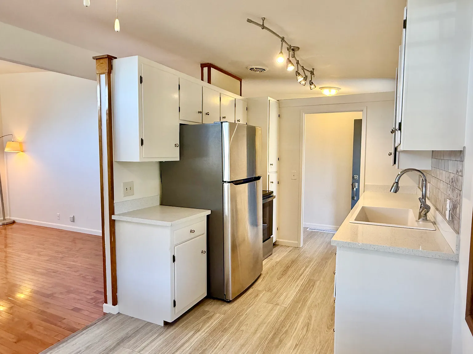 5715 Doremus Ave — Photo 2