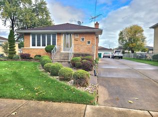 8629 Laramie Ave, Burbank, IL 60459