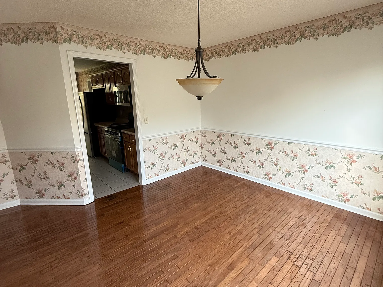 3 bed, 1670 sqft, $2,300 — Photo 4