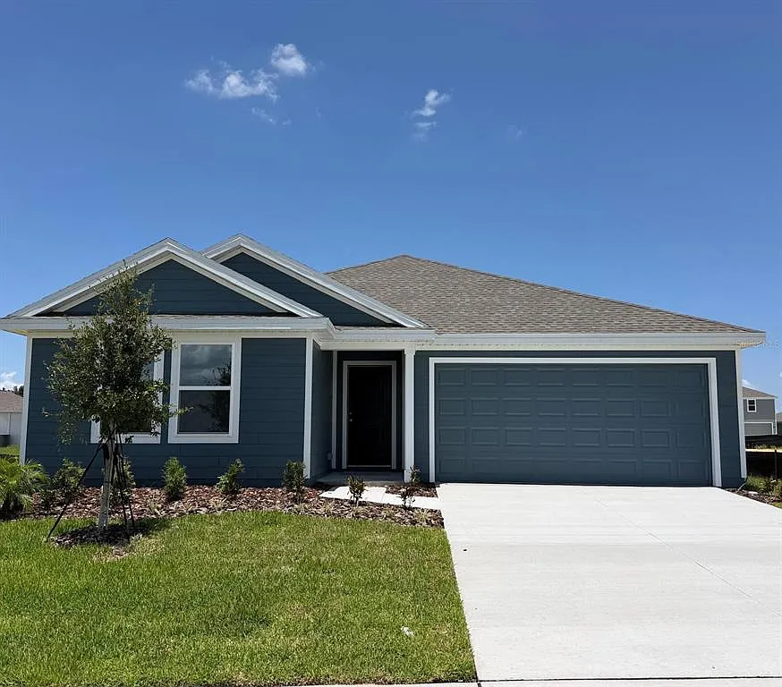 4 bed, 2.0 bath, 1733 sqft, $2,200 — Photo 1