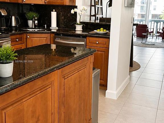 3rd image of 440 Paradise Isle Blvd APT 402