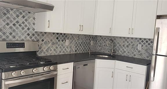 2nd image of 1887 Mansfield St