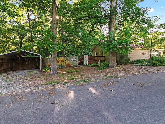 4th image of 124 Sage Ln