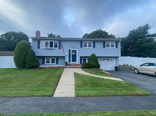 7 Cleveland Rd, Peabody, MA 01960