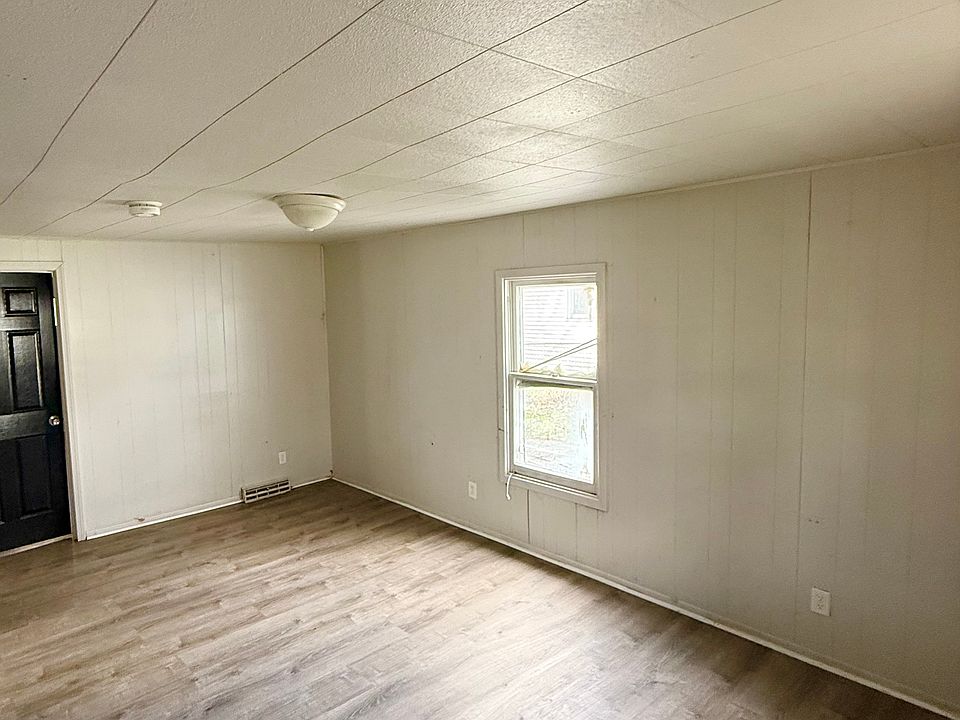 2nd image of 1007 Pearl St