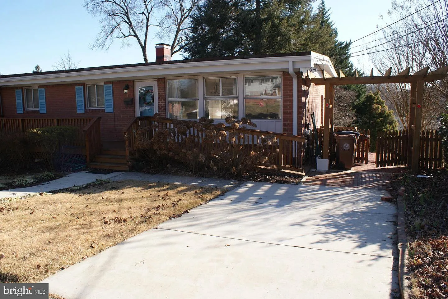 5 bed, 3.0 bath, 1176 sqft, $3,300 — Photo 2