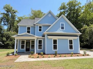 104 Live Oak Circle, Lake Waccamaw, NC 28450