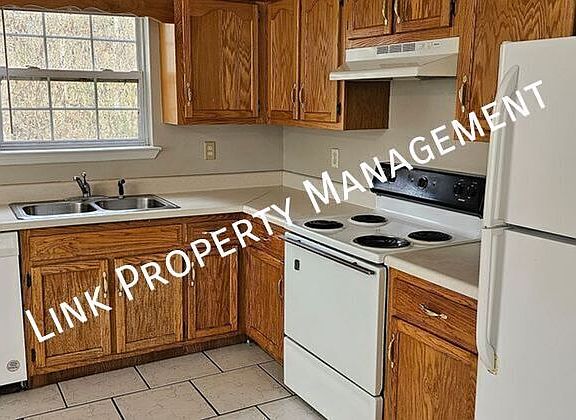 2nd image of 1106 Carline Rd APT B
