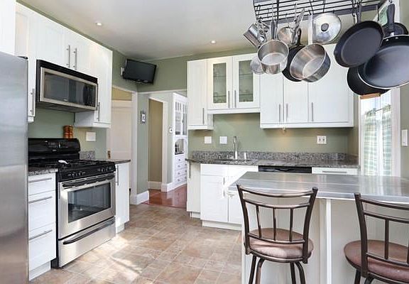 2nd image of 653 South St #1