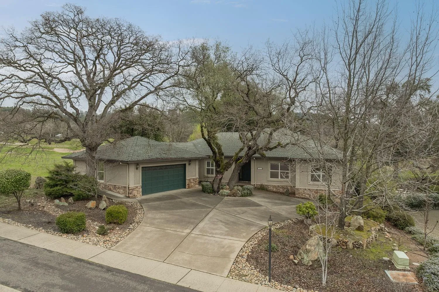 733 Selkirk Ranch Rd photo 1