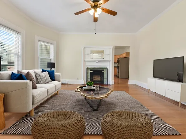 11 Pembroke St APT 1, Somerville, MA 02145