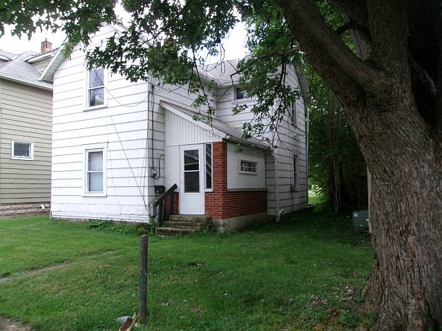 1st image of 960 Henry St
