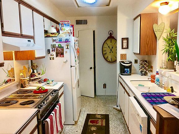 5th image of 5534 Beverlyhill St APT 7