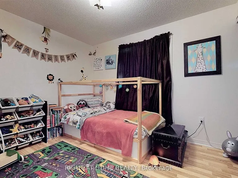229 Dunsmore Ln #UPPER — Photo 9