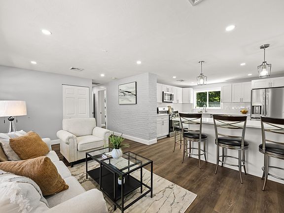 2nd image of 15 Clara Rd