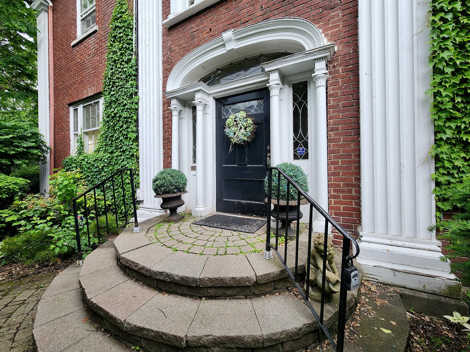 2 bed, 1000 sqft, $1,995 — Photo 4