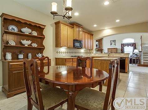 4th image of 2707 Waterway Dr