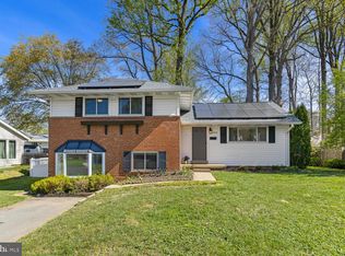 10904 Maple St, Fairfax, VA 22030