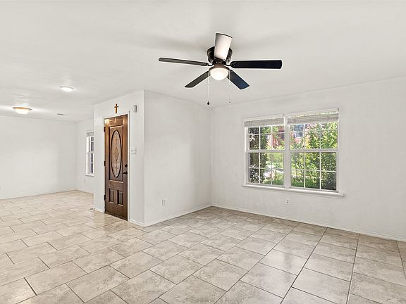 5th image of 3341 Pecan Shadow Way