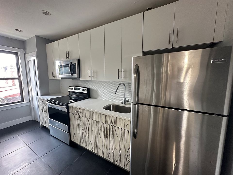 1st image of 3410 Beverly Rd #2