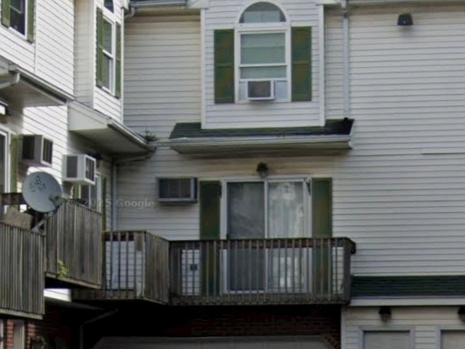 1st image of 1424 Thomaston Avenue #14