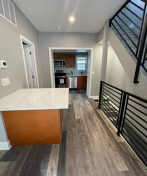 165 W Palmer St — Photo 3